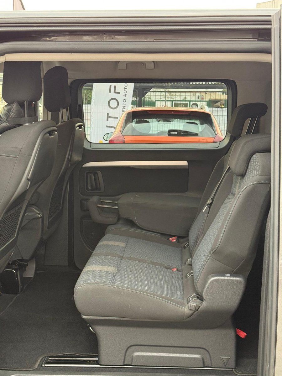 Peugeot Traveller 2022 - Imagen 8 de 15