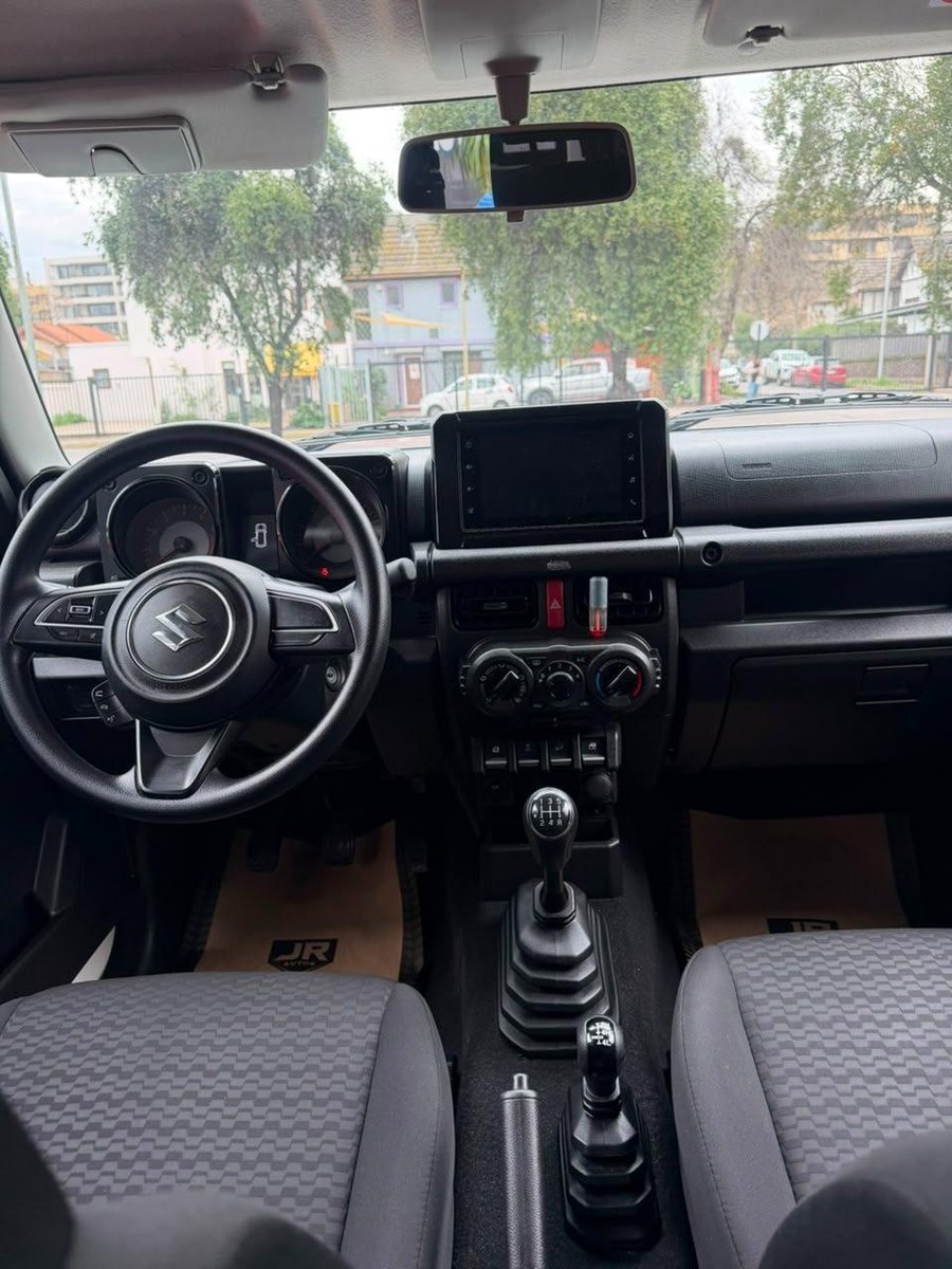 Suzuki Jimny 2024 - Imagen 7 de 13