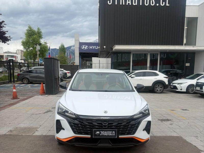 Dongfeng Aeolus Y3 1.5 2024 - Imagen 5 de 11