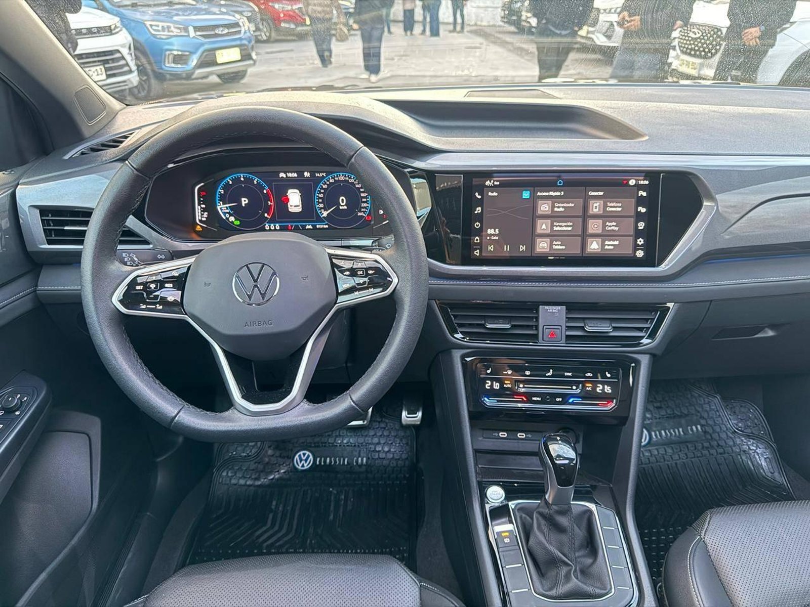 Volkswagen Taos Highline 2025 - Imagen 8 de 11