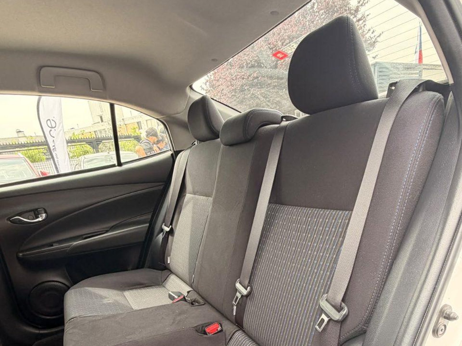 Toyota Yaris 2022 - Foto 2 de 13