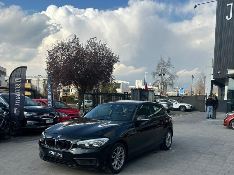 BMW 118i LCI 1 5 AUT 2017 - Imagen 8 de 11