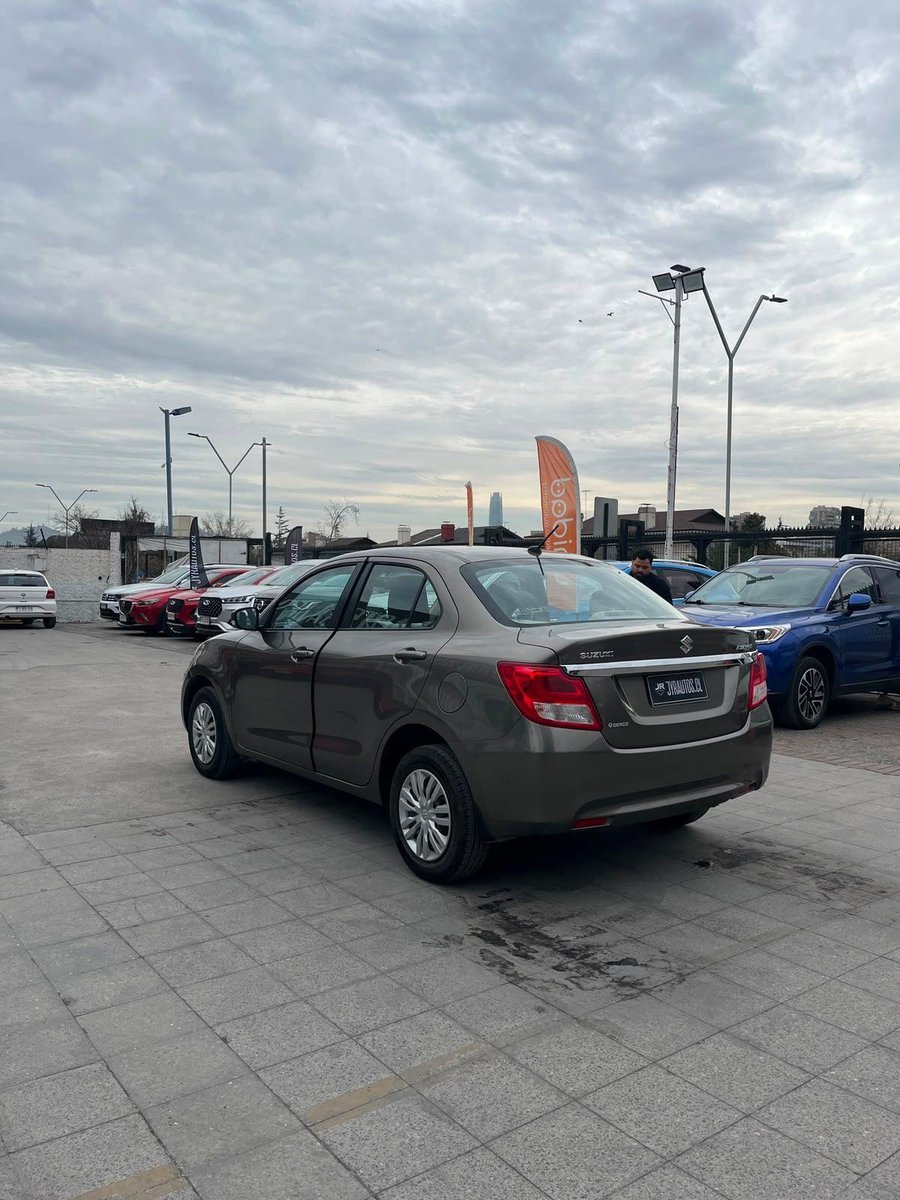 Suzuki Dzire 2023 - Imagen 8 de 11