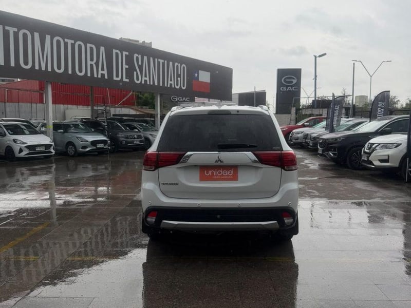 Mitsubishi Outlander 2019 - Imagen 4 de 11