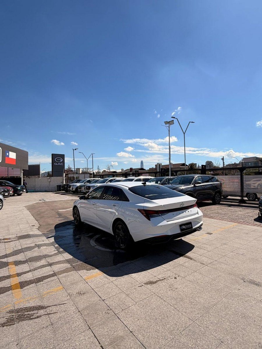 Hyundai Elantra 2021 - Imagen 11 de 13