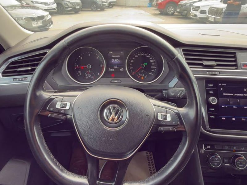 Volkswagen Tiguan TDI 4X4 2.0 AT 2019 - Imagen 4 de 13