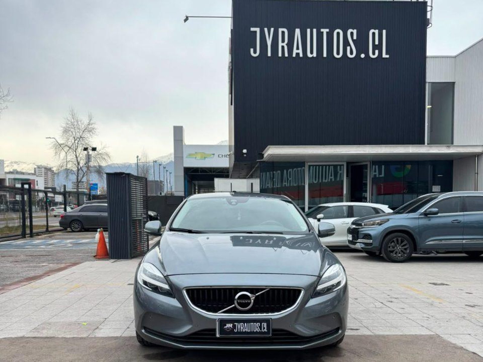 Volvo V40 2020 - Foto 3 de 9