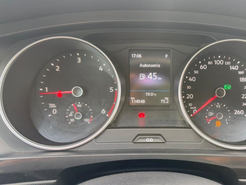 Volkswagen Tiguan TDI 4X4 2.0 AT 2019 - Imagen 8 de 13