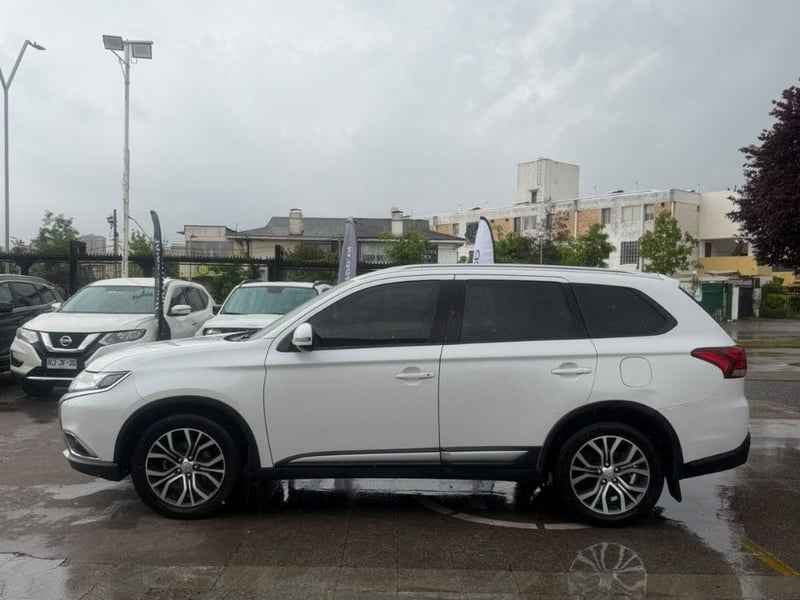 Mitsubishi Outlander 2019 - Imagen 9 de 11