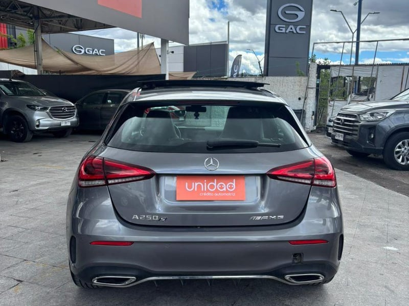 Mercedes-Benz Benz A250 HB 2.0 2022 - Imagen 6 de 8