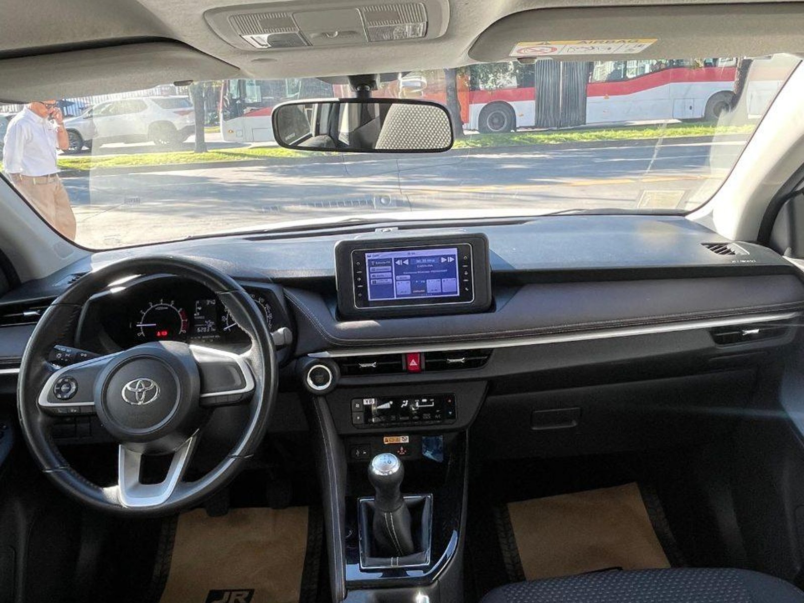 Toyota Yaris 2024 - Foto 3 de 11