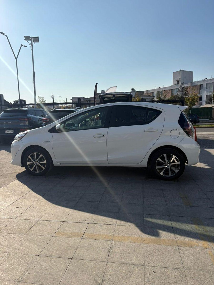 Toyota Prius 2021 - Imagen 10 de 12
