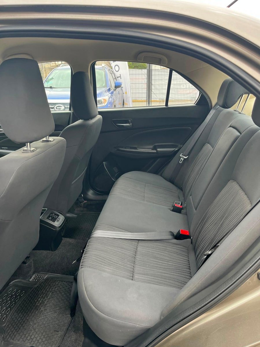 Suzuki Dzire 2023 - Foto 4 de 11