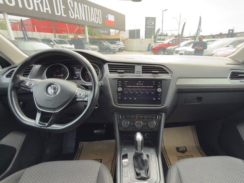 Volkswagen Tiguan TDI 4X4 2.0 AT 2019 - Imagen 11 de 13