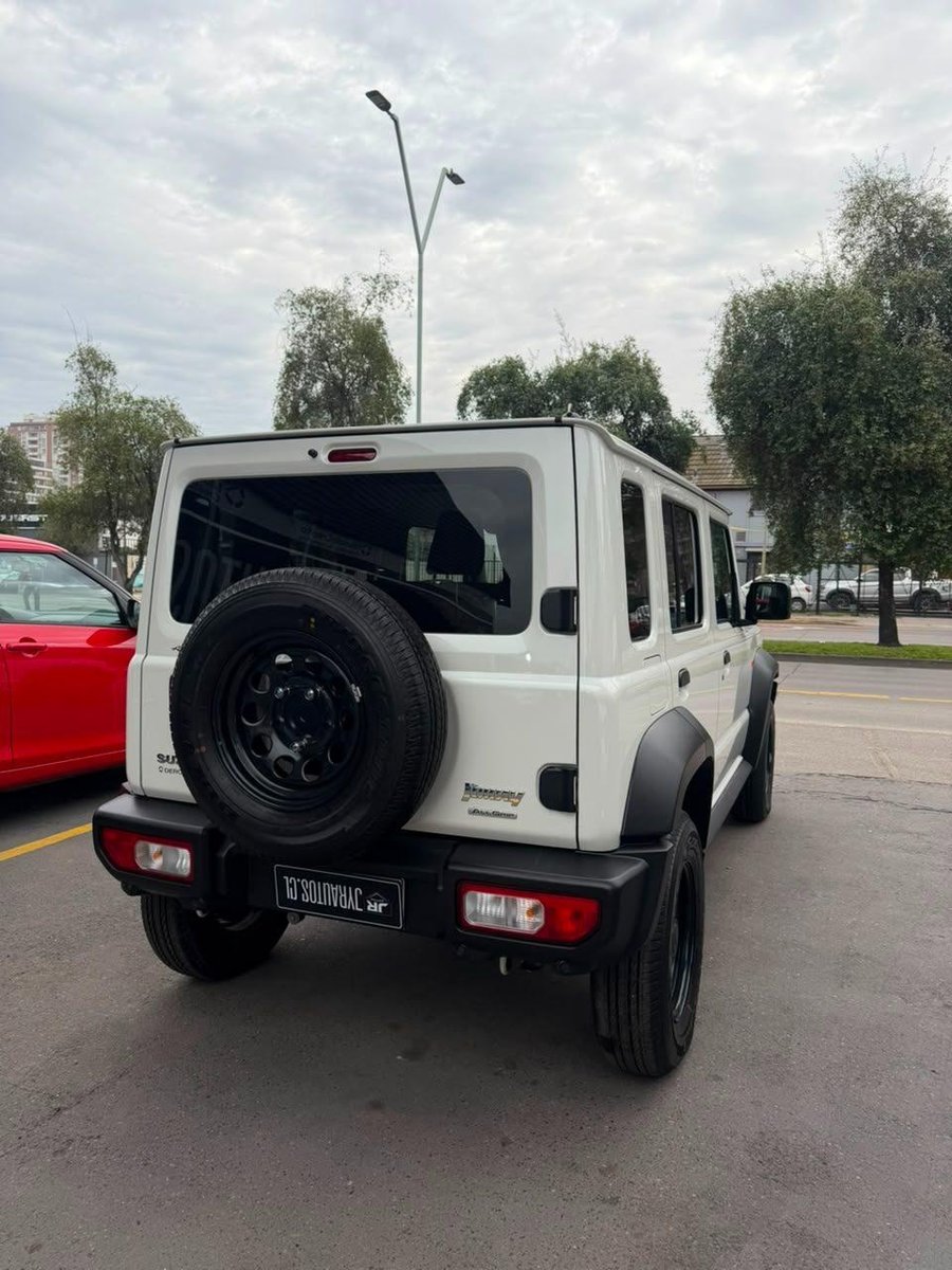 Suzuki Jimny 2024 - Imagen 13 de 13