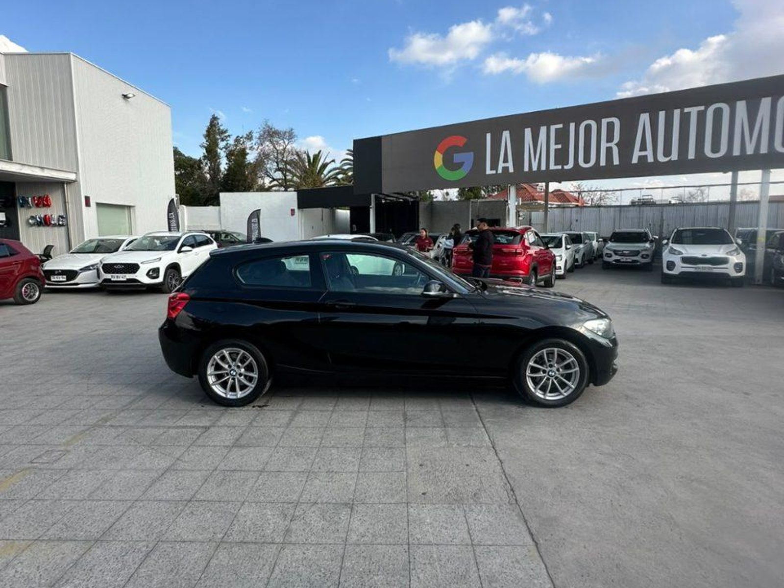 BMW 118i LCI 1 5 AUT 2017 - Foto 5 de 11