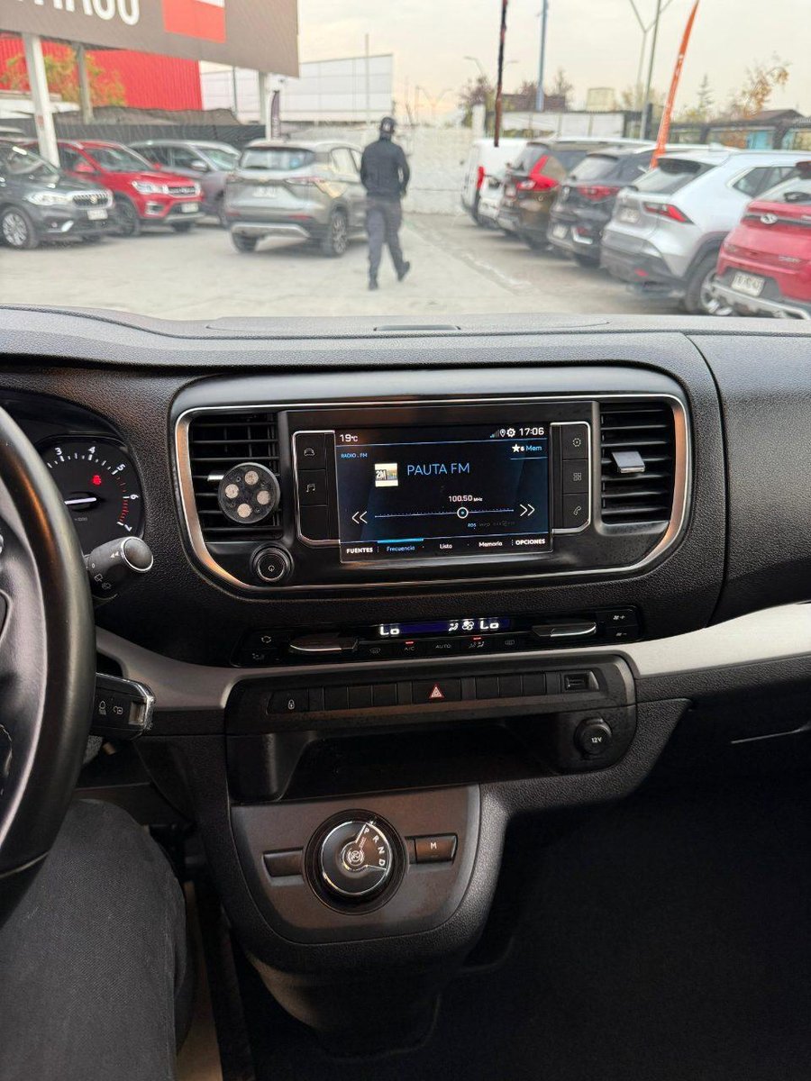 Peugeot Traveller 2022 - Imagen 14 de 15