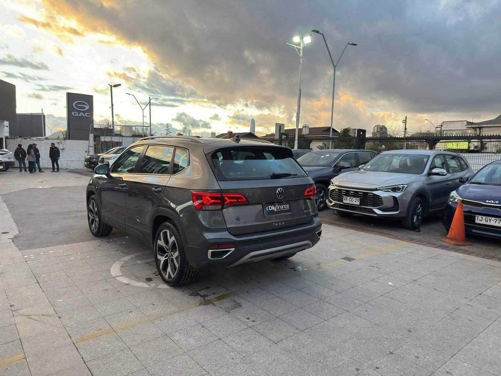 Volkswagen Taos Highline 2025 - Imagen 6 de 11