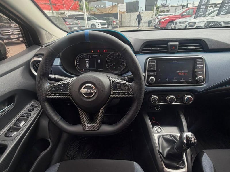 Nissan Versa 2023 - Imagen 3 de 11