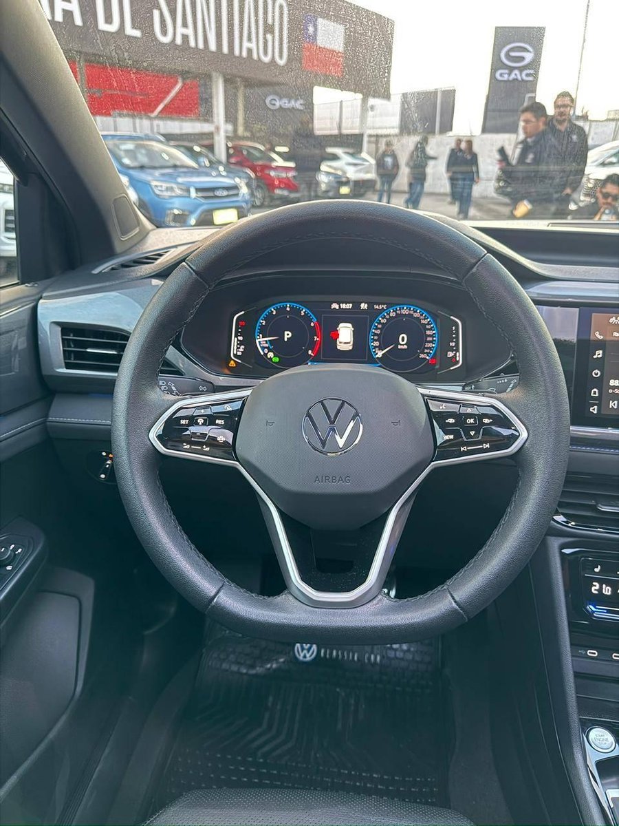 Volkswagen Taos Highline 2025 - Imagen 3 de 11
