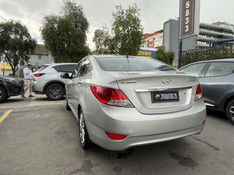 Hyundai Accent 2013 - Imagen 9 de 11