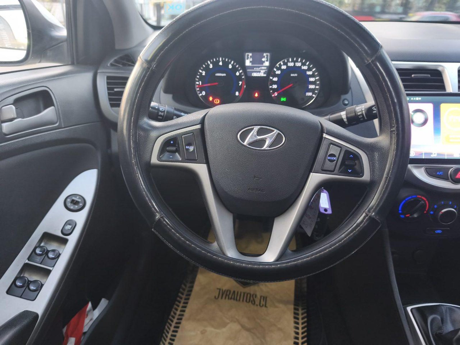 Hyundai Accent 2017 - Imagen 3 de 11