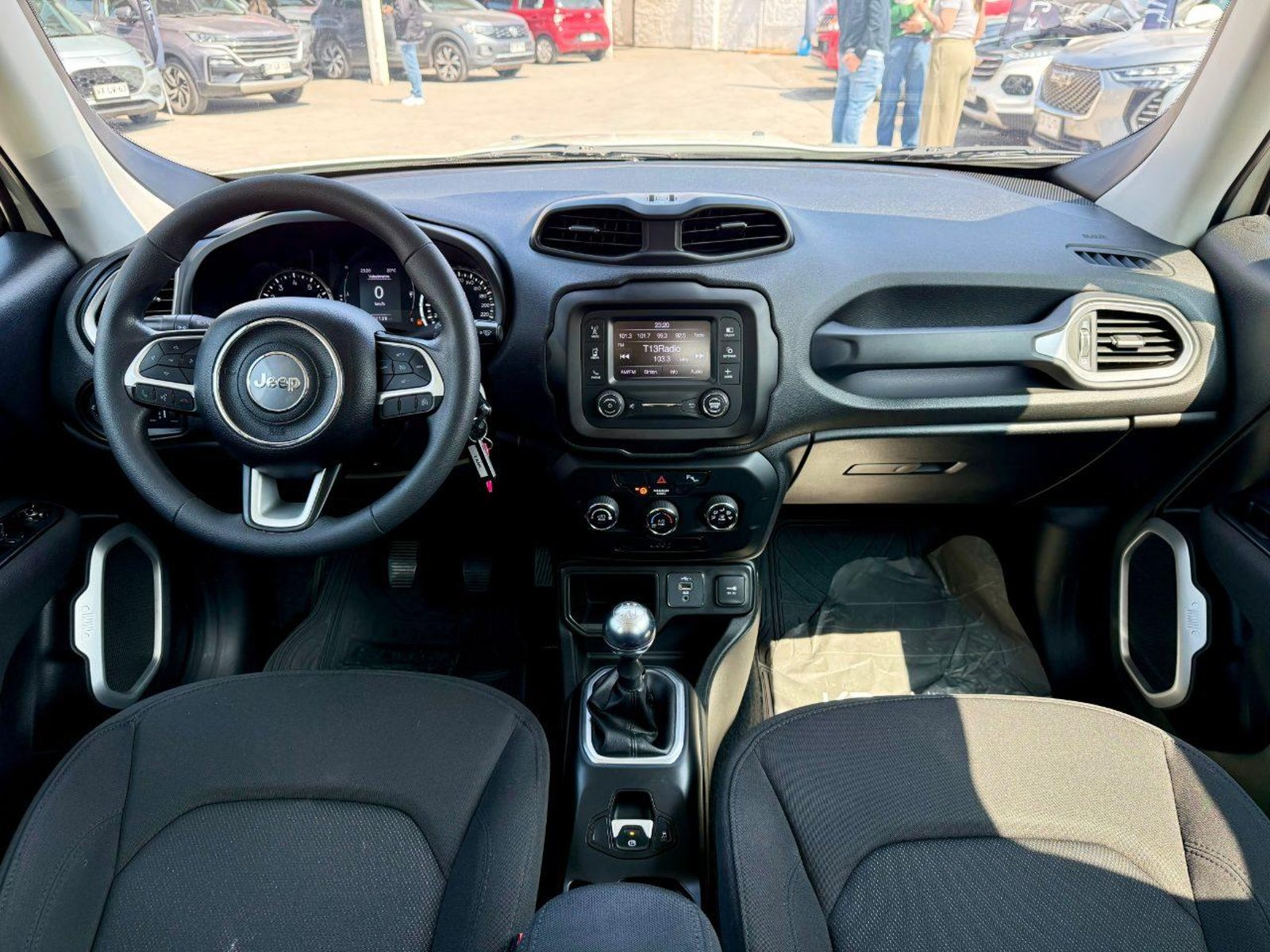 Jeep Renegade 2022 - Foto 4 de 12