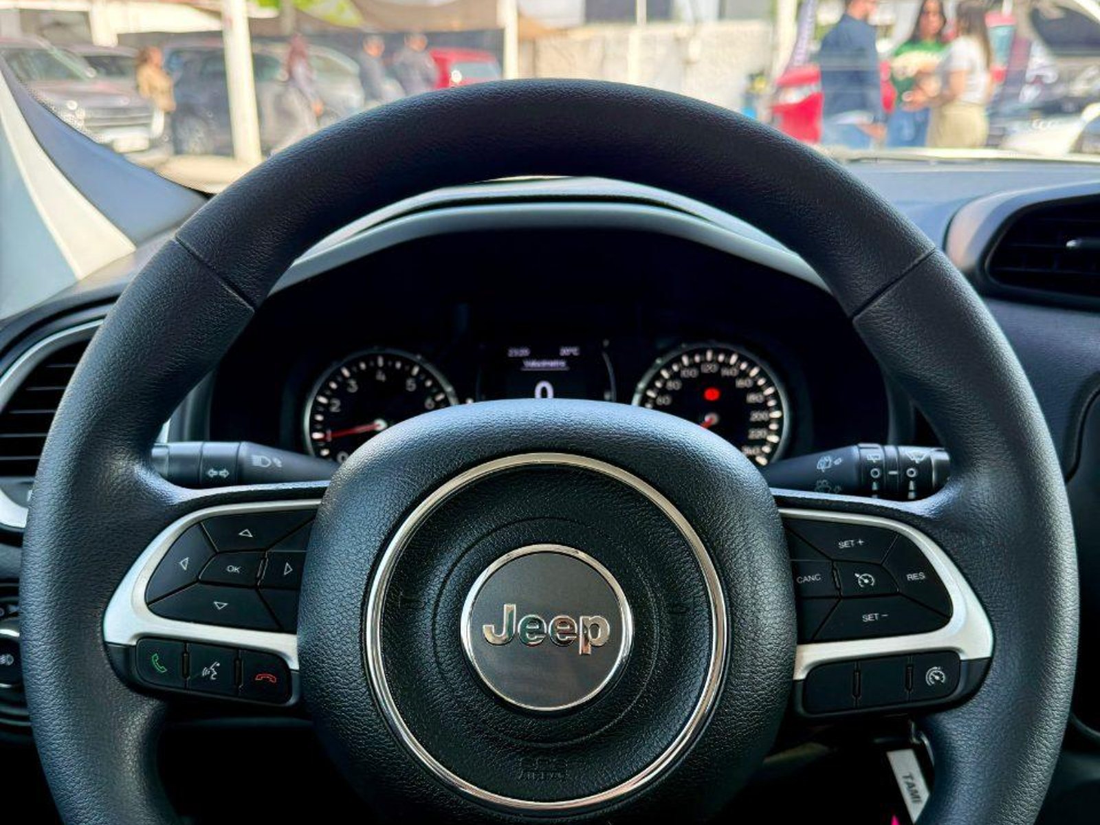 Jeep Renegade 2022 - Foto 2 de 12