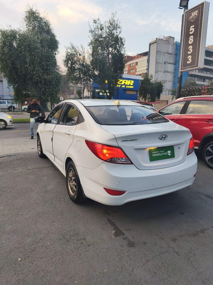 Hyundai Accent 2017 - Imagen 8 de 11
