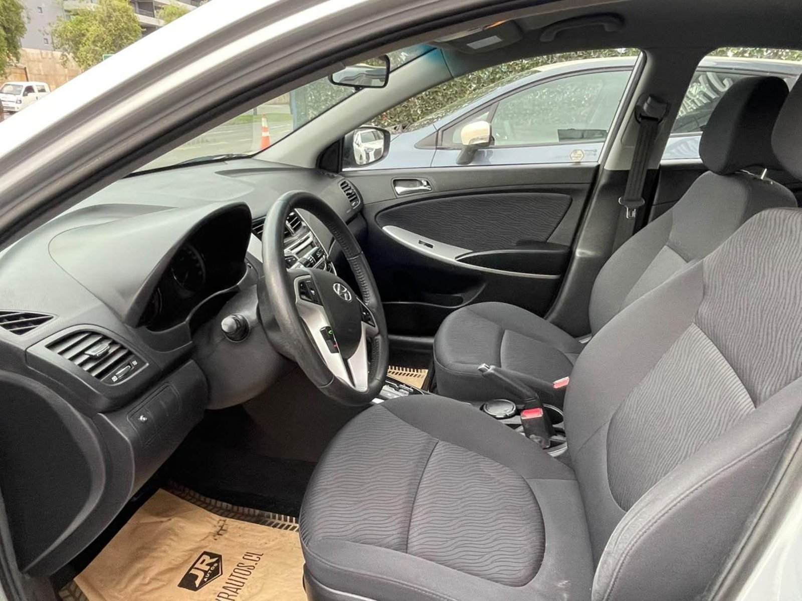 Hyundai Accent 2013 - Foto 4 de 11