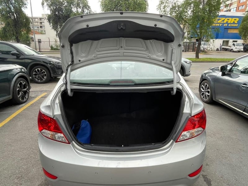 Hyundai Accent 2013 - Imagen 3 de 11