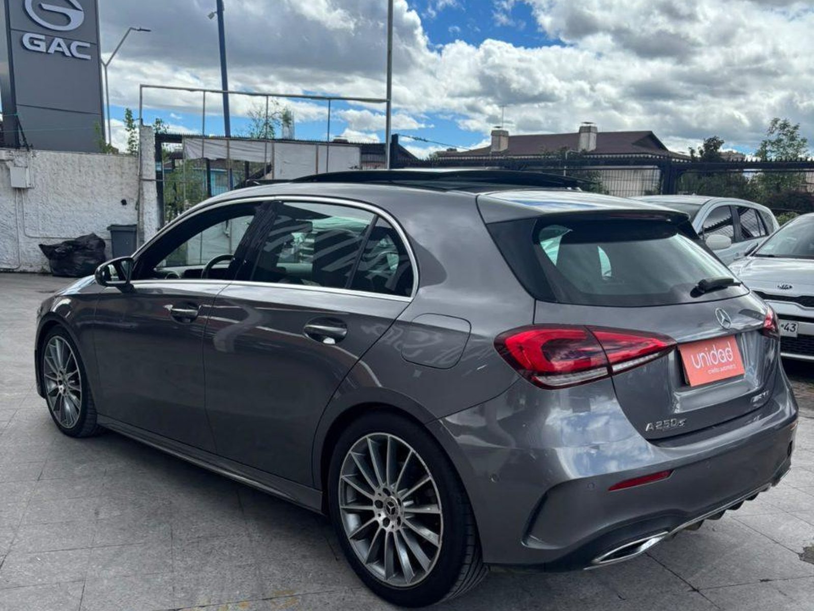 Mercedes-Benz Benz A250 HB 2.0 2022 - Foto 3 de 8
