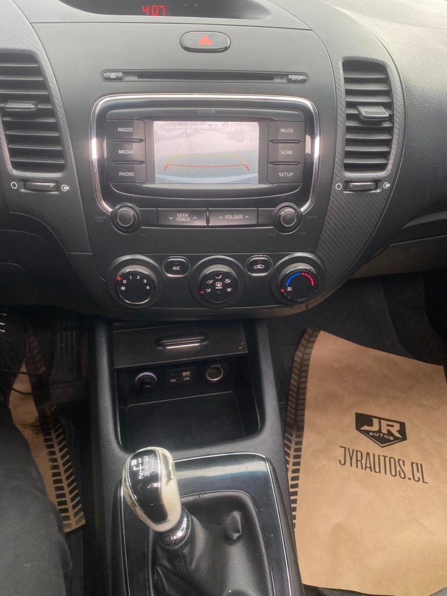Kia Cerato 2018 - Imagen 11 de 12