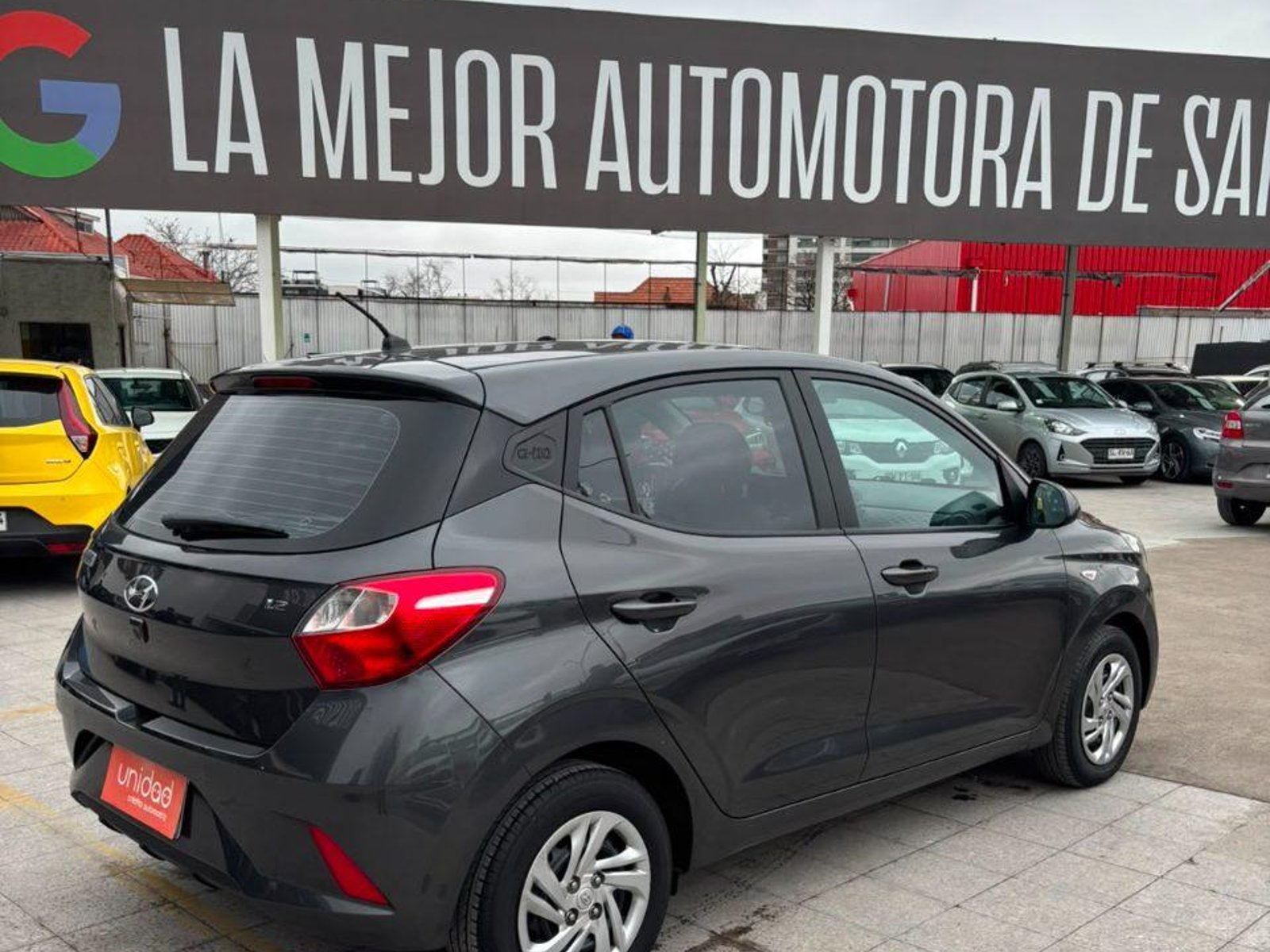Hyundai Grand I10 2022 - Foto 4 de 9