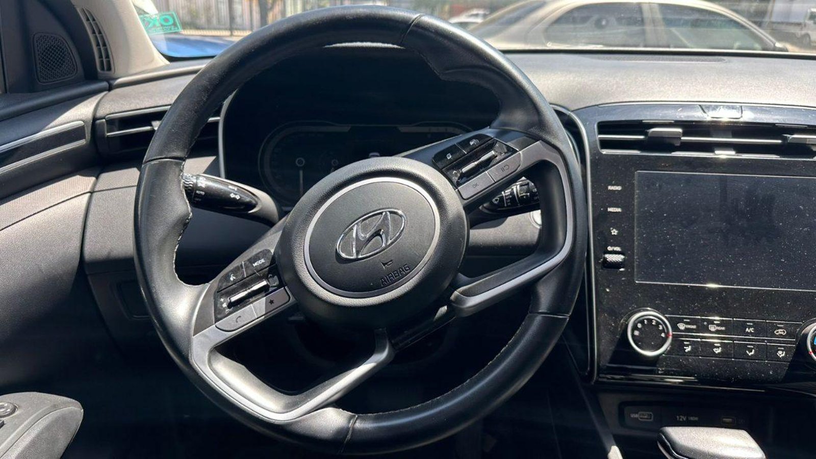 Hyundai Tucson NX4 2.0 2023 - Imagen 8 de 9