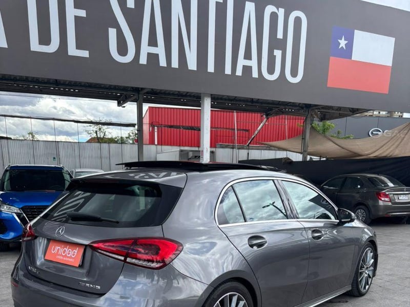 Mercedes-Benz Benz A250 HB 2.0 2022 - Imagen 4 de 8