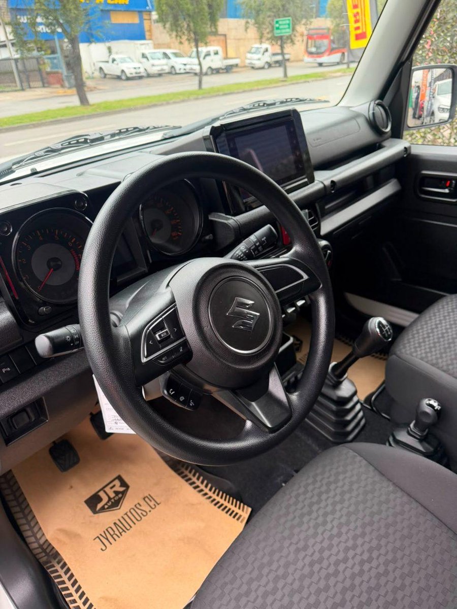 Suzuki Jimny 2024 - Imagen 6 de 13