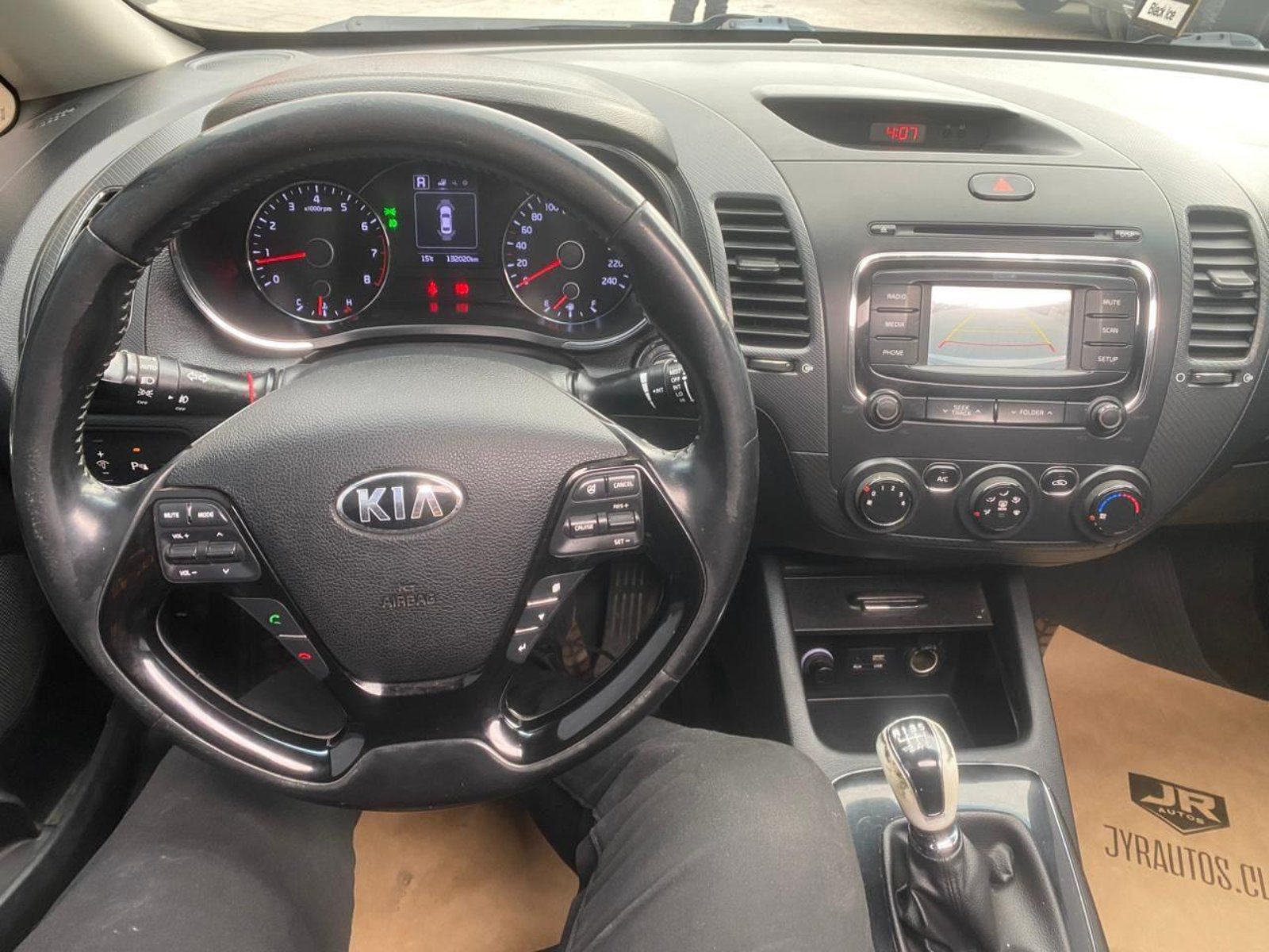 Kia Cerato 2018 - Imagen 10 de 12