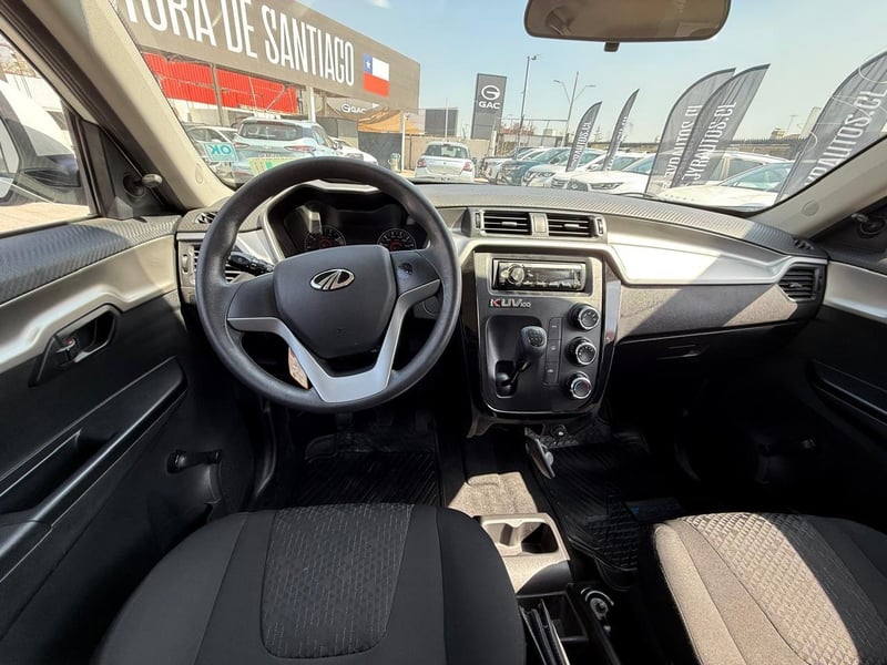 Mahindra KUV 2021 - Imagen 6 de 9