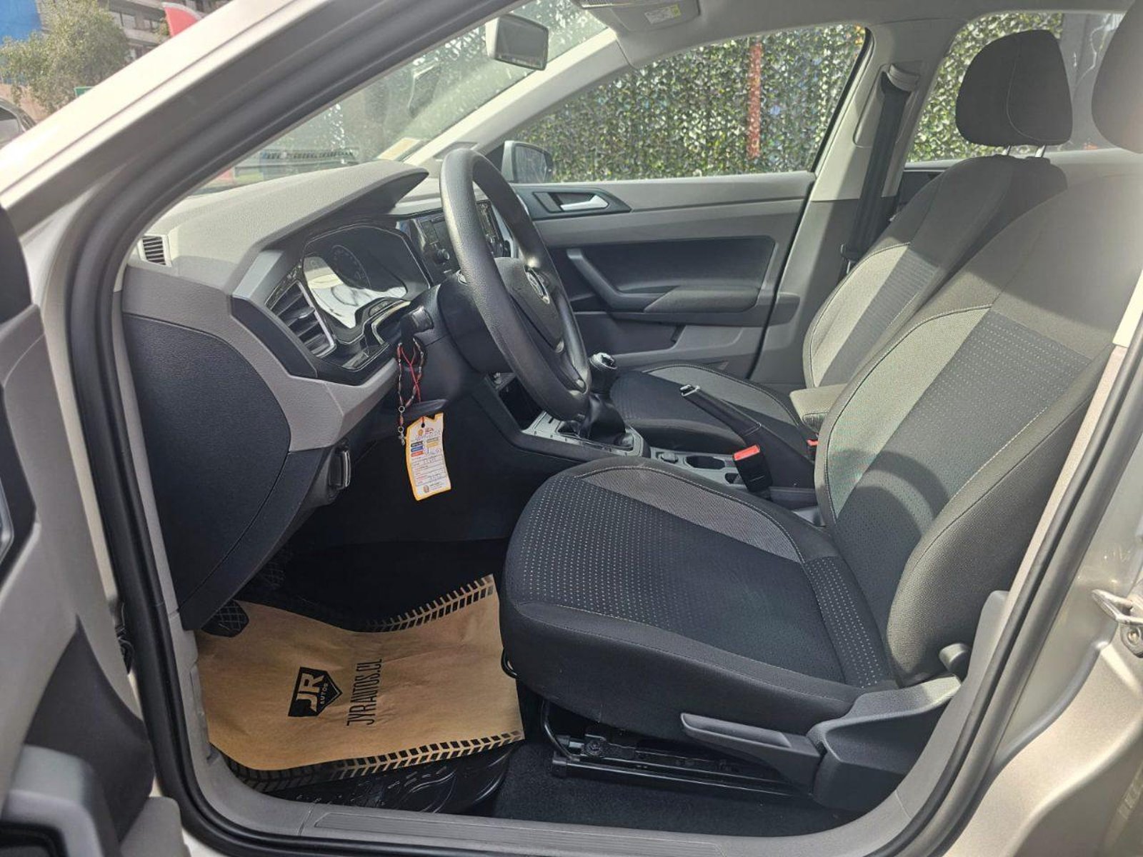 Volkswagen Polo Comfortline 1.6 2023 - Imagen 8 de 12
