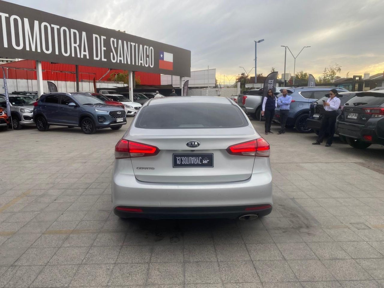 Kia Cerato 2018 - Imagen 8 de 12