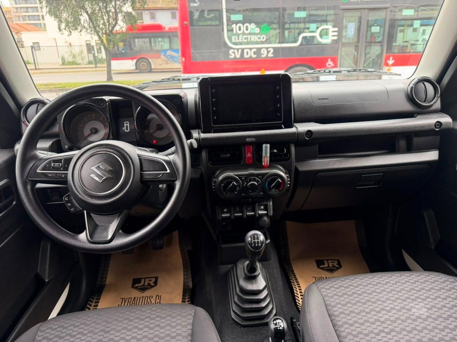 Suzuki Jimny 2024 - Imagen 10 de 13