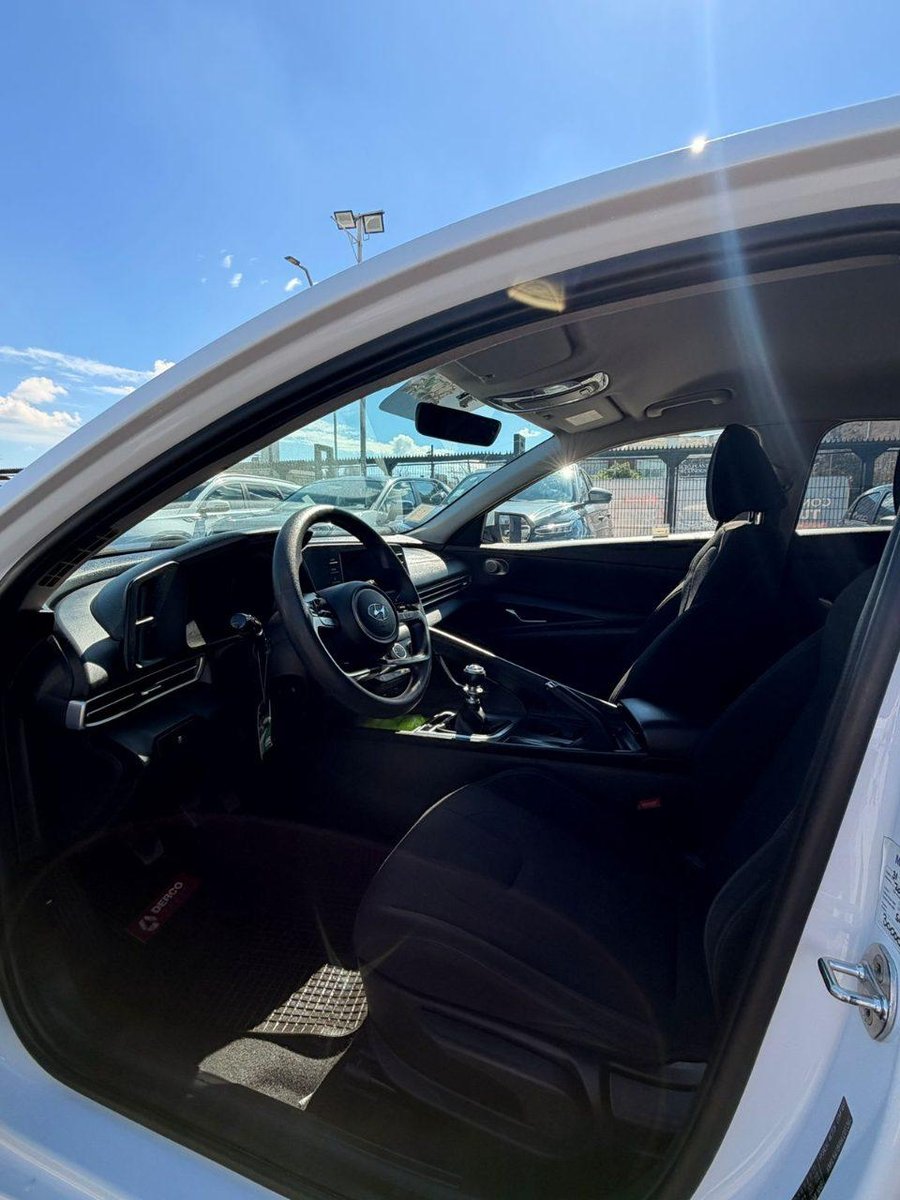 Hyundai Elantra 2021 - Imagen 8 de 13