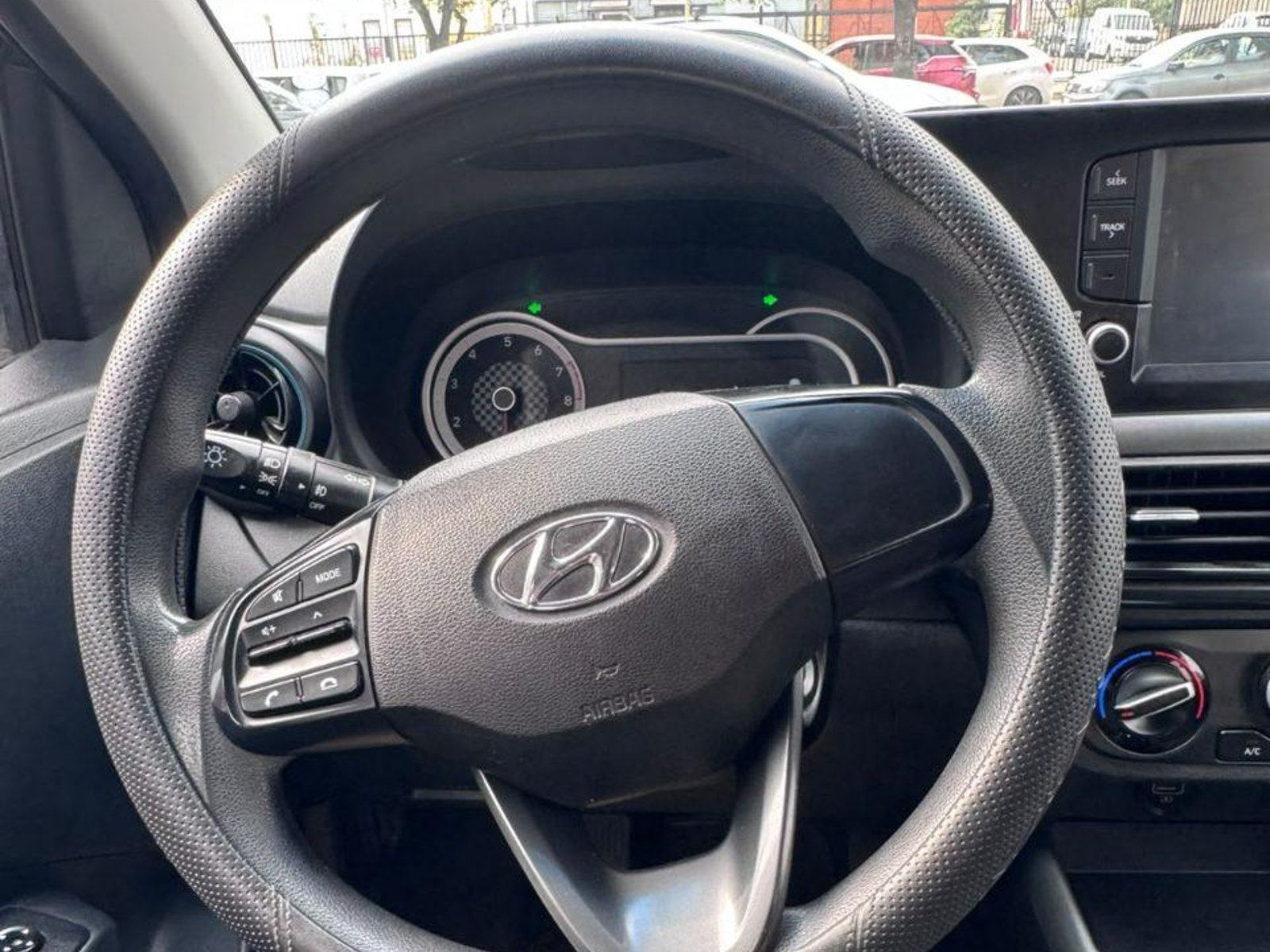 Hyundai Grand I10 2023 - Foto 3 de 11