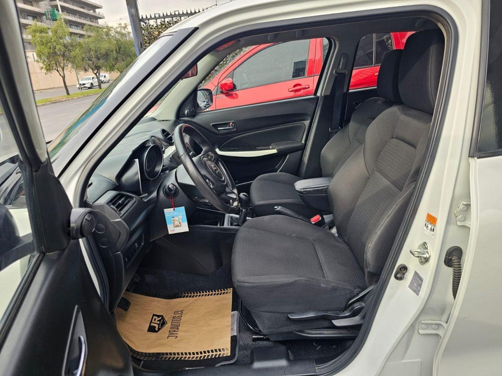 Suzuki Swift GLX HB 1.0 2020 - Imagen 7 de 10