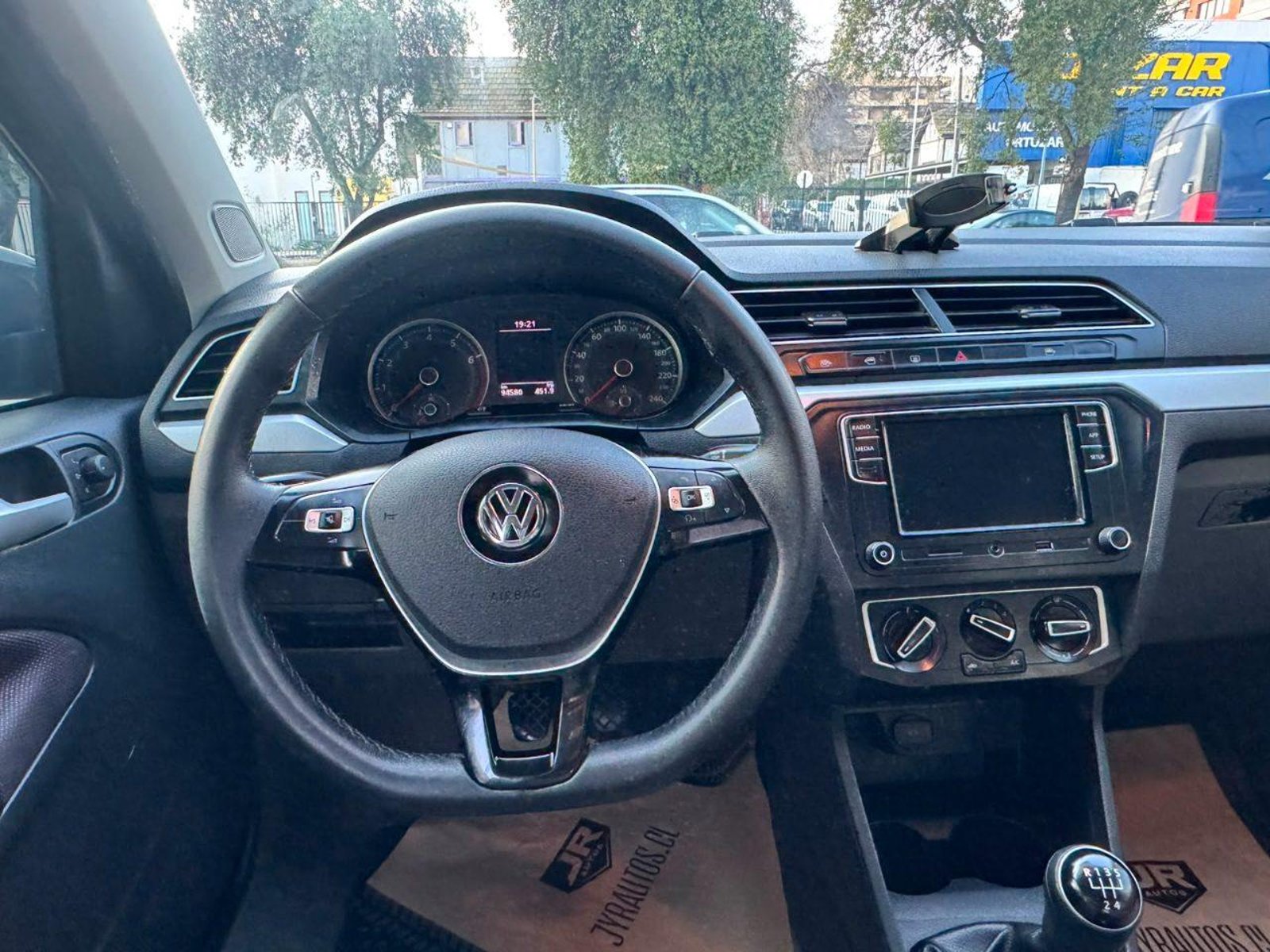 Volkswagen Voyage 2023 - Imagen 4 de 11