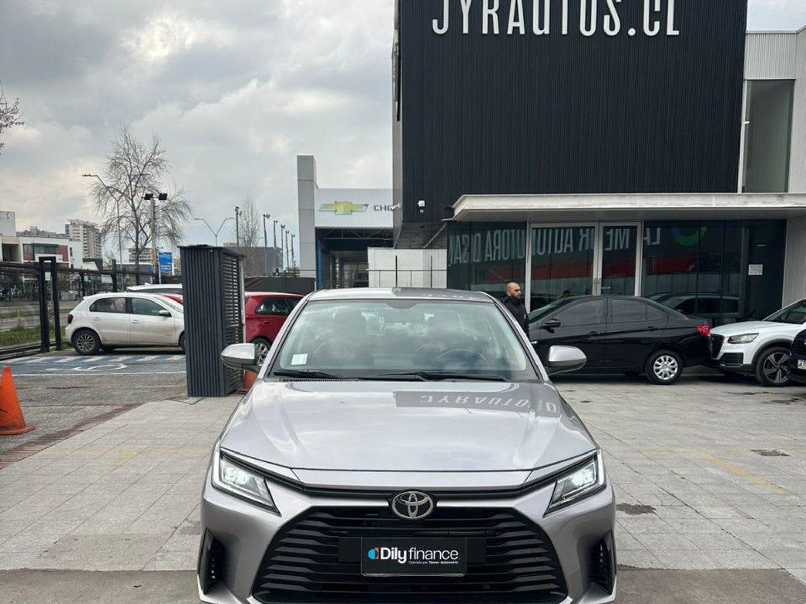 Toyota Yaris 2023 - Foto 3 de 11