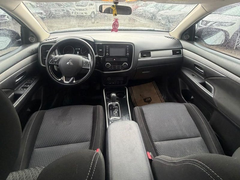 Mitsubishi Outlander 2019 - Imagen 7 de 11