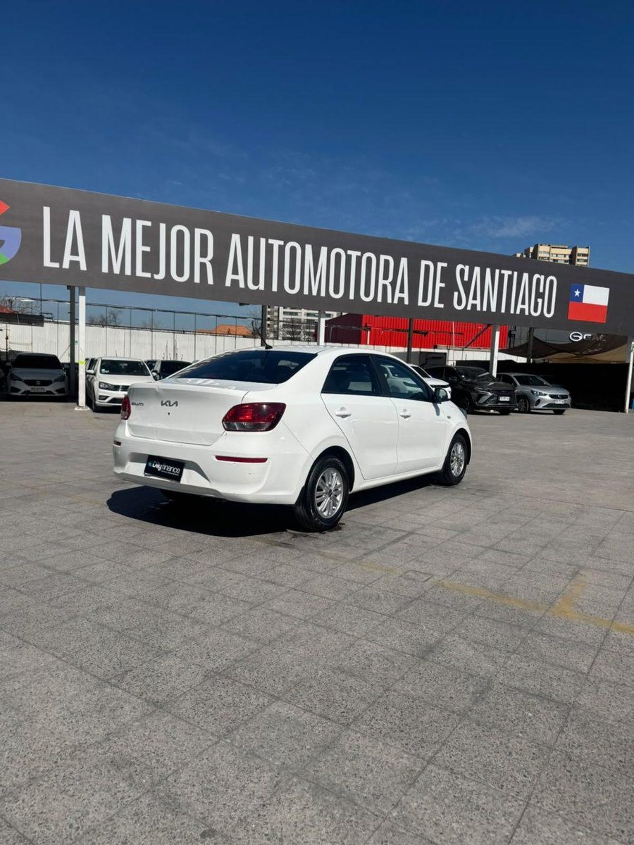 Kia Soluto 2024 - Imagen 3 de 8