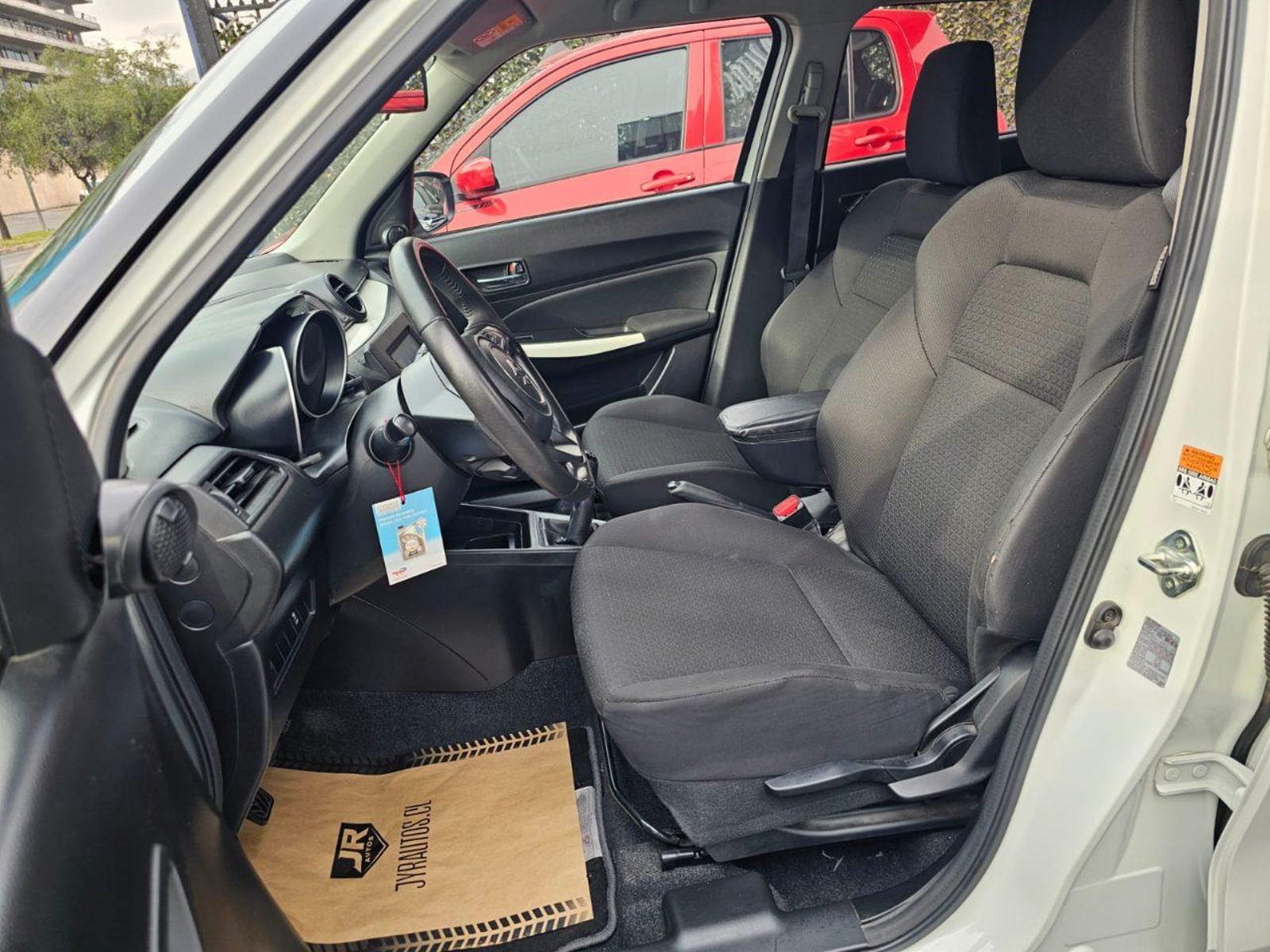 Suzuki Swift GLX HB 1.0 2020 - Imagen 5 de 10